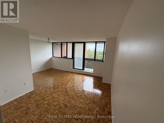 Building Photo - 2720 Windwood Dr.