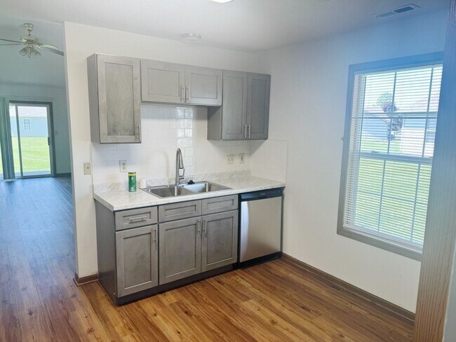 Building Photo - 3106