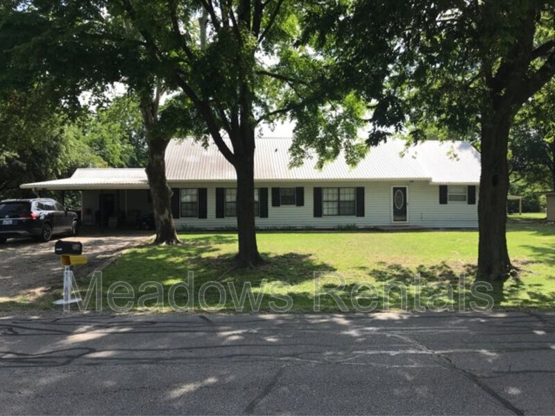 716 Bosque Ln, McGregor, TX 76657 House Rental in McGregor, TX