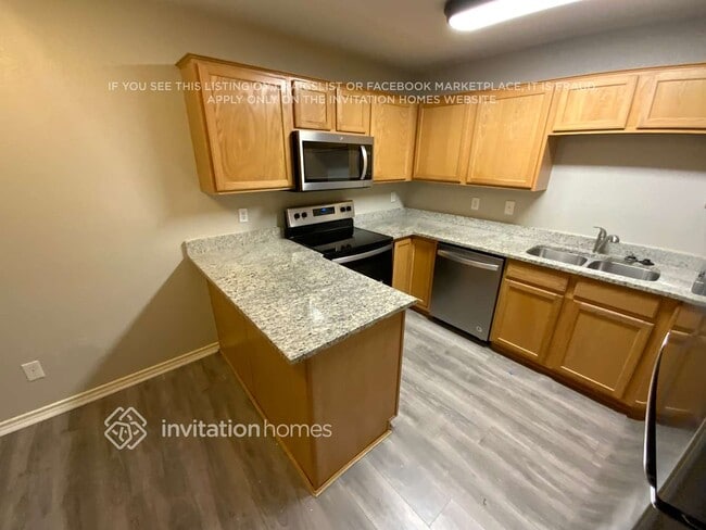 Building Photo - 333 Sweetwater Dr