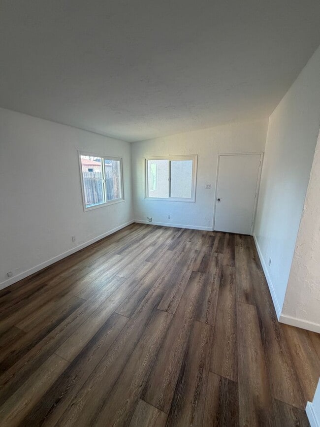 Building Photo - 5026 W 129th St