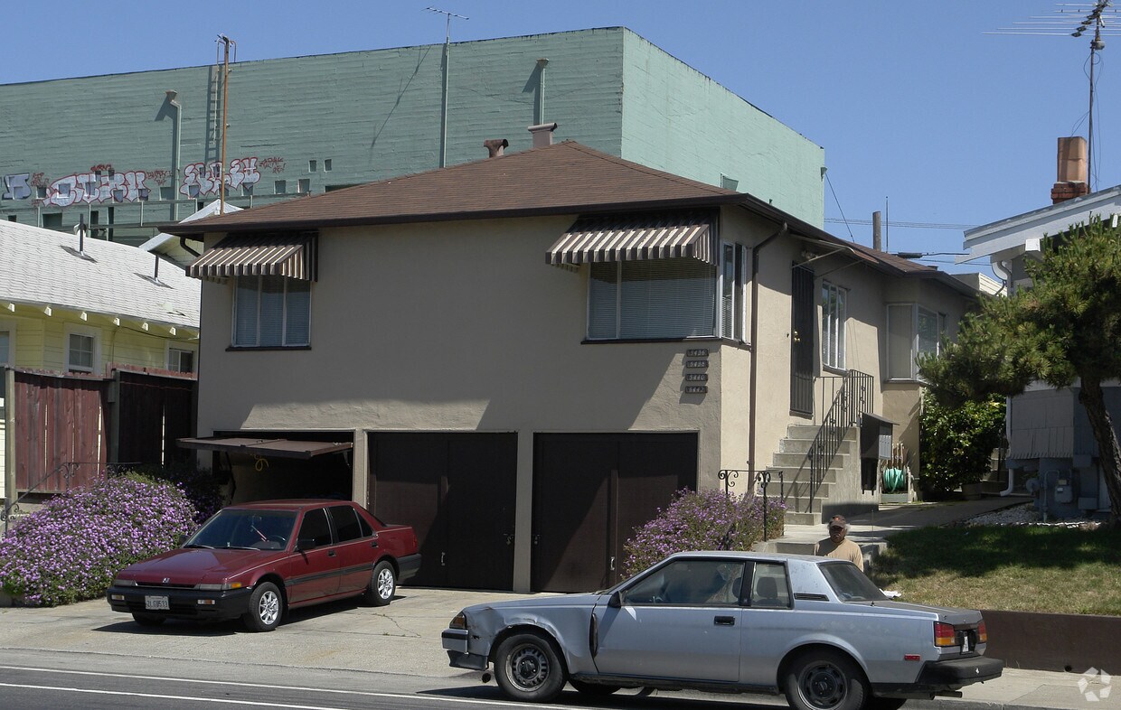 Building Photo - 5436-5442 Bancroft Ave