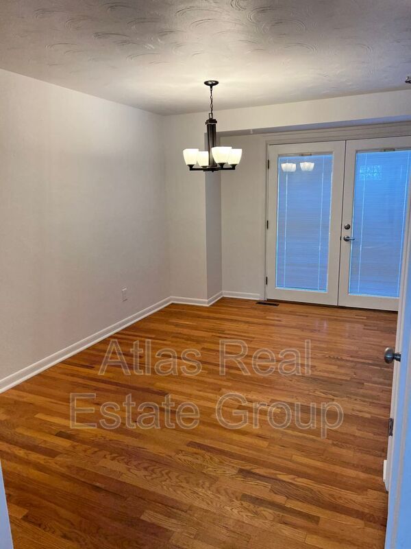 Building Photo - 604 S Quentin St