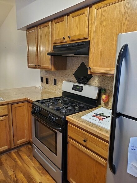 Foto del edificio - 709 Burgess Dr