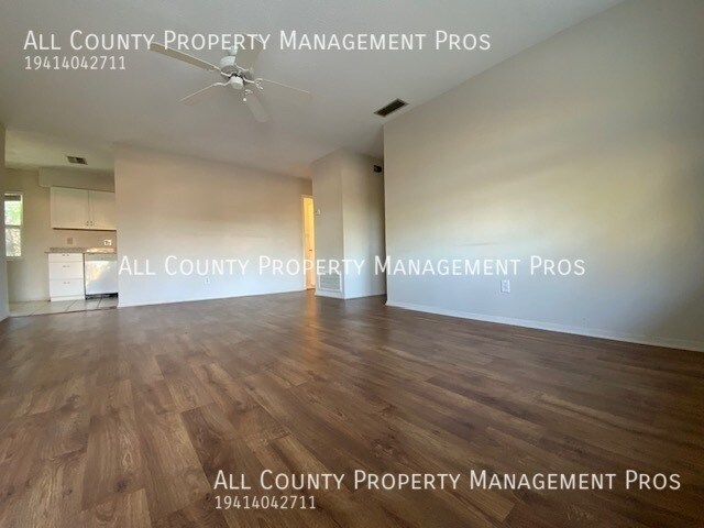 Foto del edificio - 3148 Jennings Dr