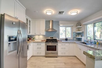 Building Photo - 1020 Casuarina Rd