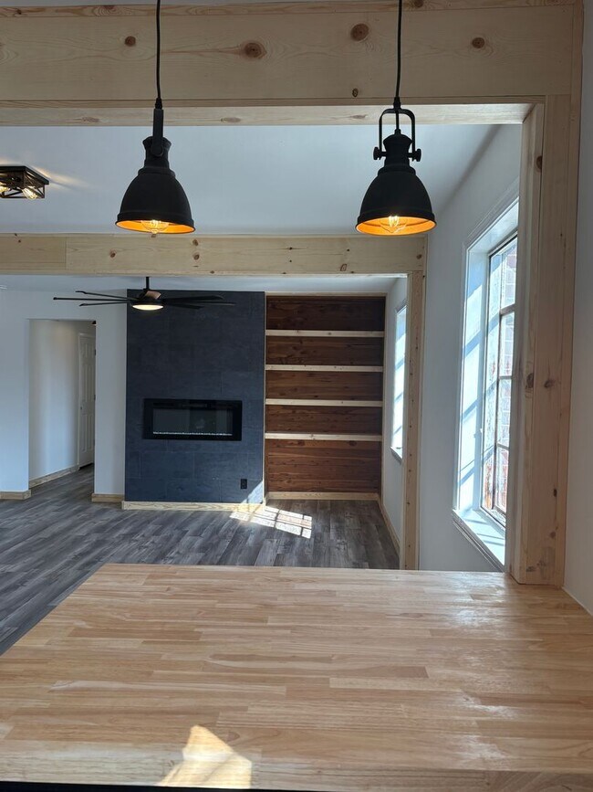 Foto del edificio - 502 W Lexington Ave