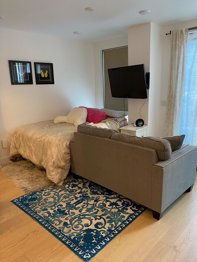 Foto del edificio - 205 Marin Blvd