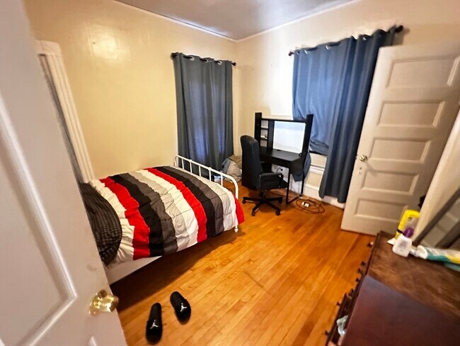 Foto del edificio - 243 Highland Ave