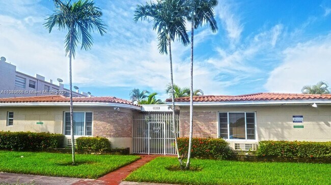 Foto del edificio - 2160 Bay Dr