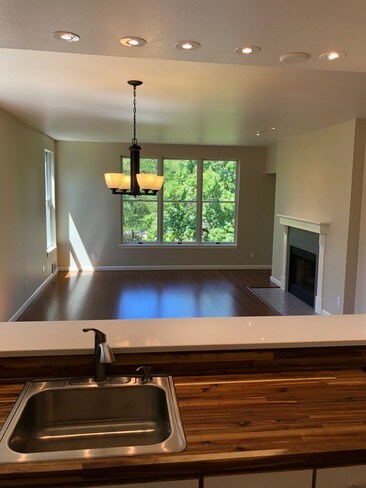 Foto del edificio - 1616 SW Harbor Way