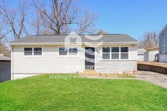 Building Photo - 1137 Maple Ave