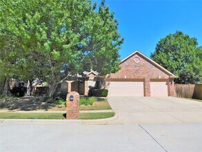 Building Photo - 1828 Andover Ln