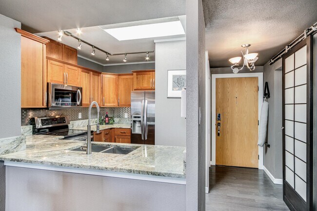 Foto del edificio - 2880 S Locust St