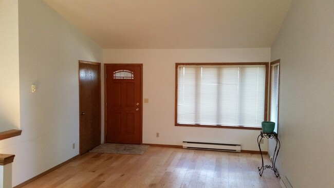 Foto del edificio - Pet Friendly Three Bedroom Townhouse!