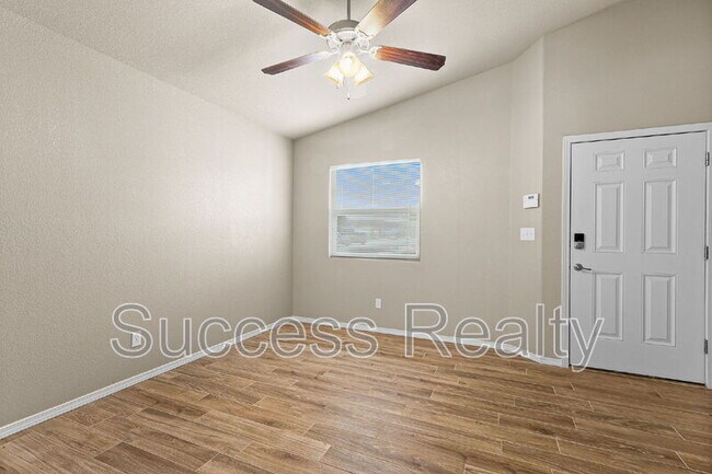 Foto del edificio - 7224 Dust Storm Ln