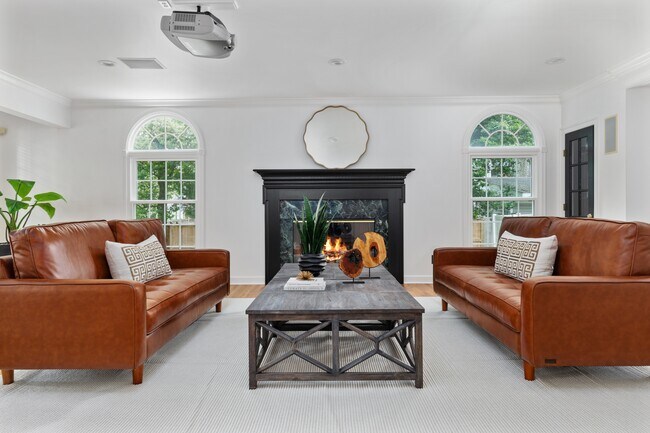 Building Photo - 4817 Chevy Chase Blvd