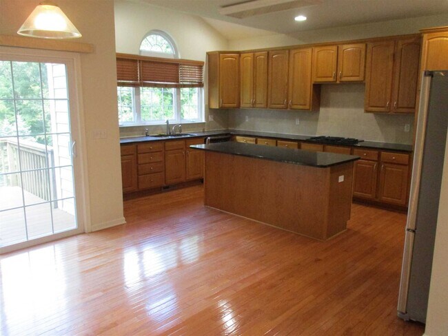 Foto del edificio - 155 Stony Brook Rd