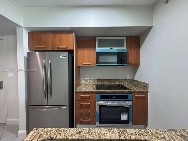 Foto del edificio - 9055 SW 73rd Ct