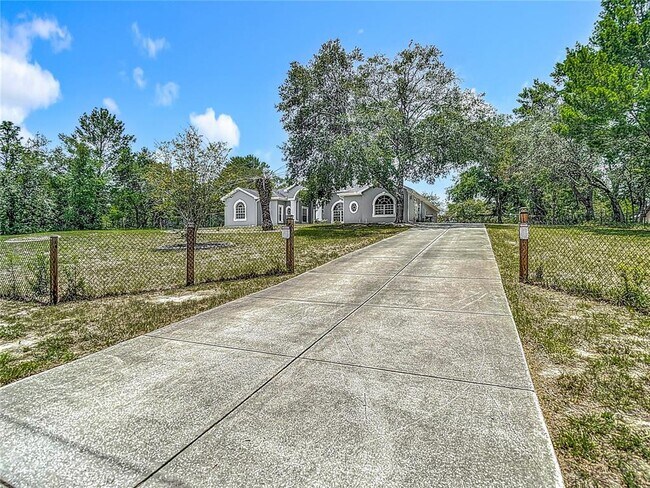 Foto del edificio - 8303 NIGHTWALKER Rd