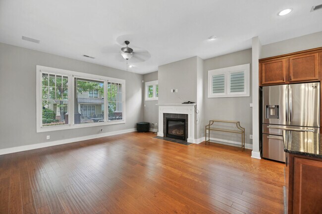 Foto del edificio - 3109 Cunningham Ln