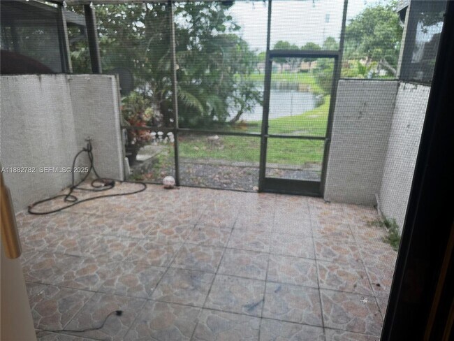 Foto del edificio - 1624 NW 90th Way