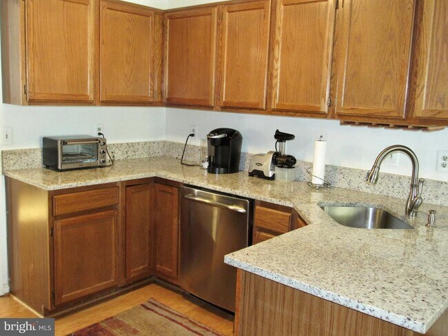 Foto del edificio - 14 Tivoli Lake Ct