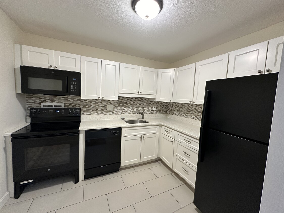 Foto principal - 75 Monmouth St