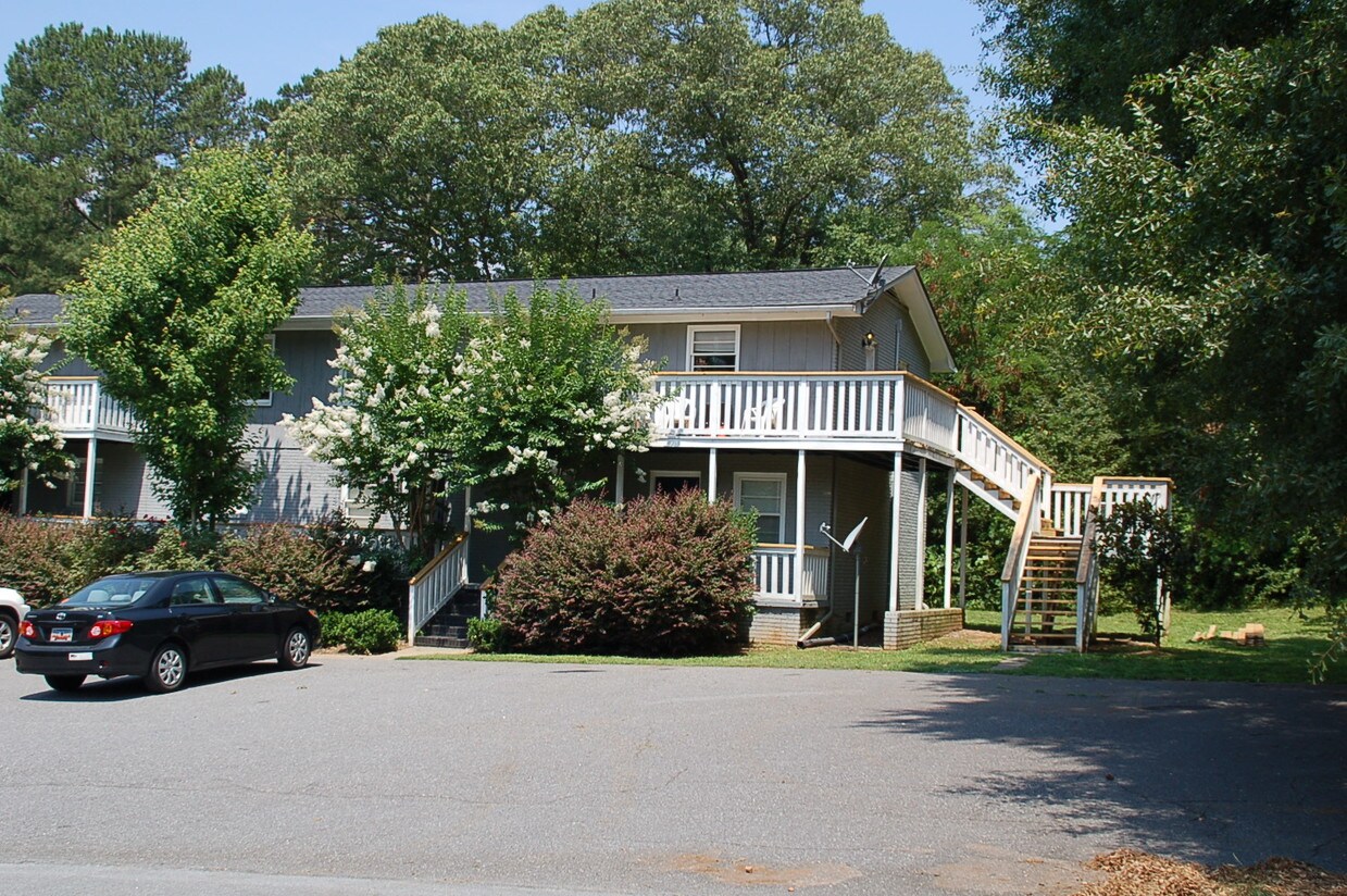 Foto principal - 215 Charleston Ave