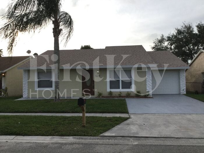 Foto principal - 5629 Priscilla Ln