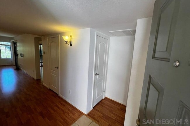 Foto del edificio - 12027 Alta Carmel Ct