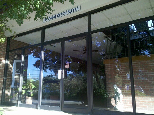 Foto del edificio - 300 W Broome St