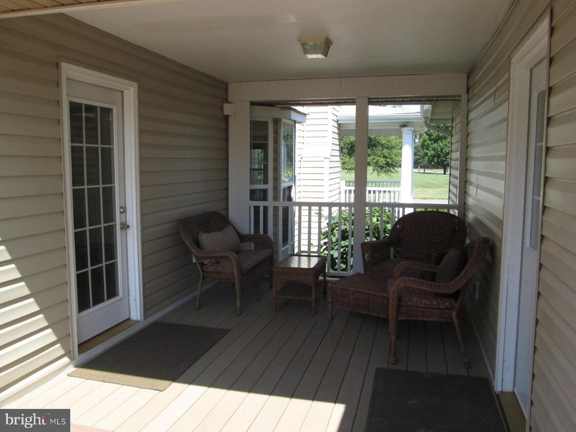 Primary Photo - 6181 Beach Rd