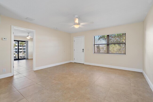 Foto del edificio - 135 Shore Ct