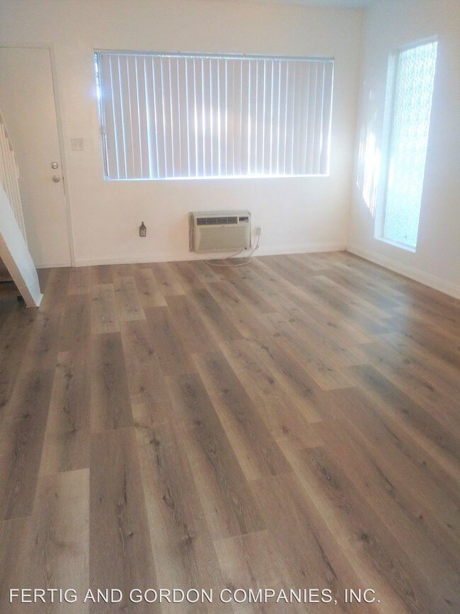Building Photo - 1270 N Hudson Ave