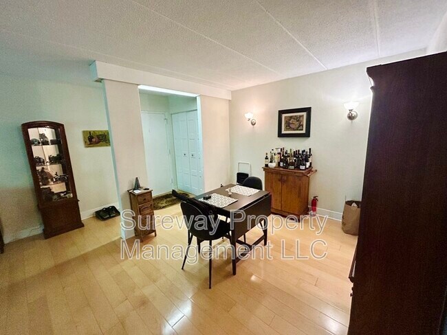 Foto del edificio - 520 N Lemon St