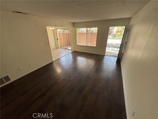Foto del edificio - 16748 Cedarwood Cir