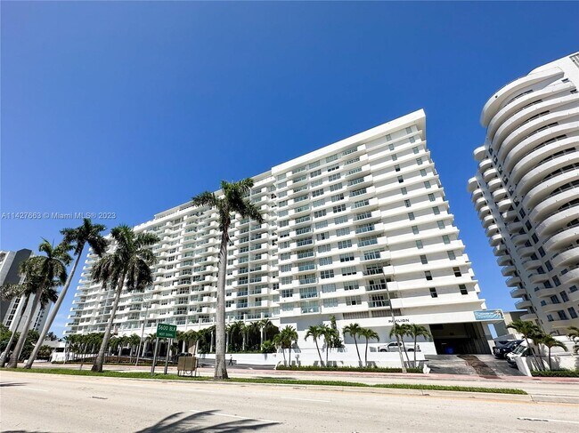 Building Photo - 5601 Collins Ave