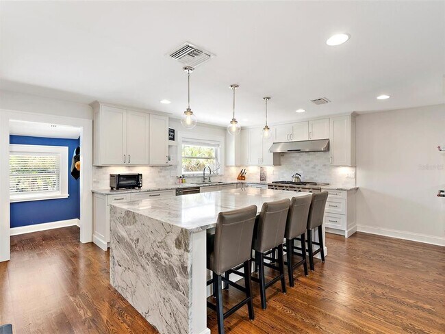 Building Photo - 3206 S Maritana Dr