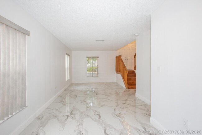 Building Photo - 4254 SW 72nd Way