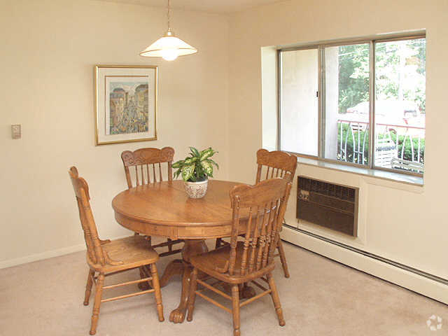 Dining Room - Clayton Arms Apartments