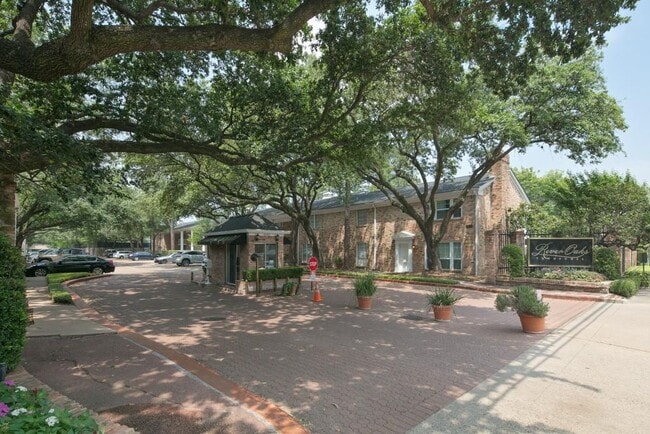 Building Photo - 4040 San Felipe St