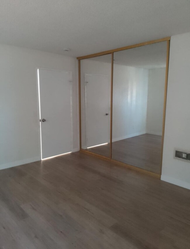 Foto del edificio - 1BD / 1 BA - Apartment For Rent