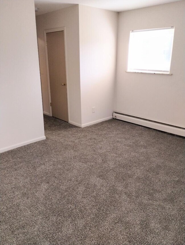 Building Photo - 3932-3936 Banks Rd - 3940-1