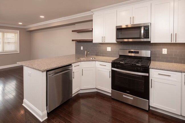 Foto del interior - Cambridge Manor: In-Unit Washer & Dryer, H...