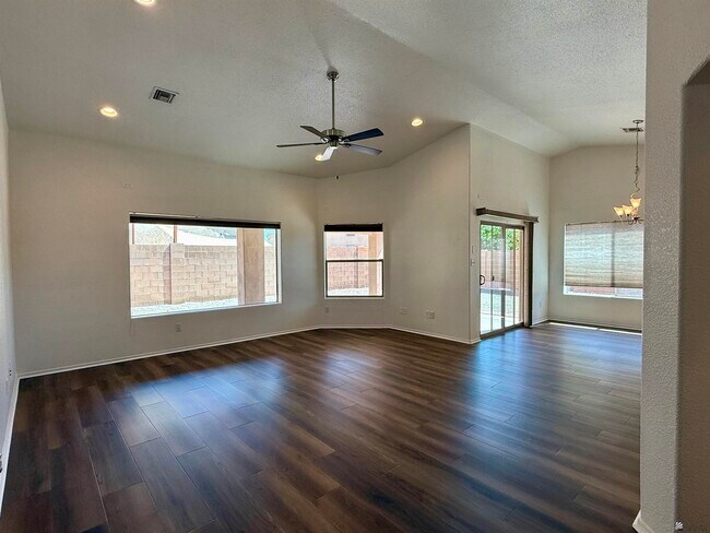 Building Photo - 10607 S Avenida Canela