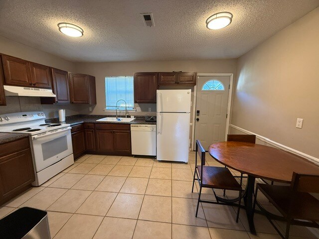 Foto del edificio - 1315 W Meadowview Rd