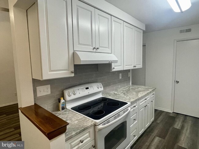 Building Photo - 503 Cypress Point Cir
