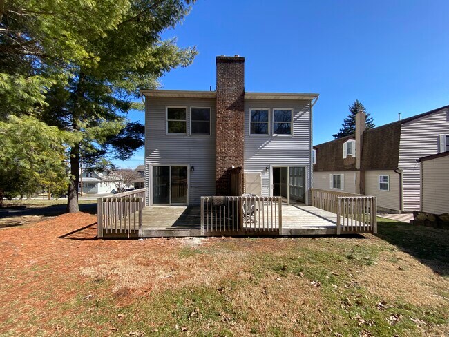 Back - 26 Pasadena Pl