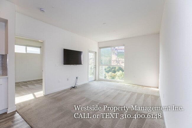 Building Photo - 12655 Bluff Creek Dr
